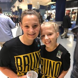 Meet your Posher, Estelle